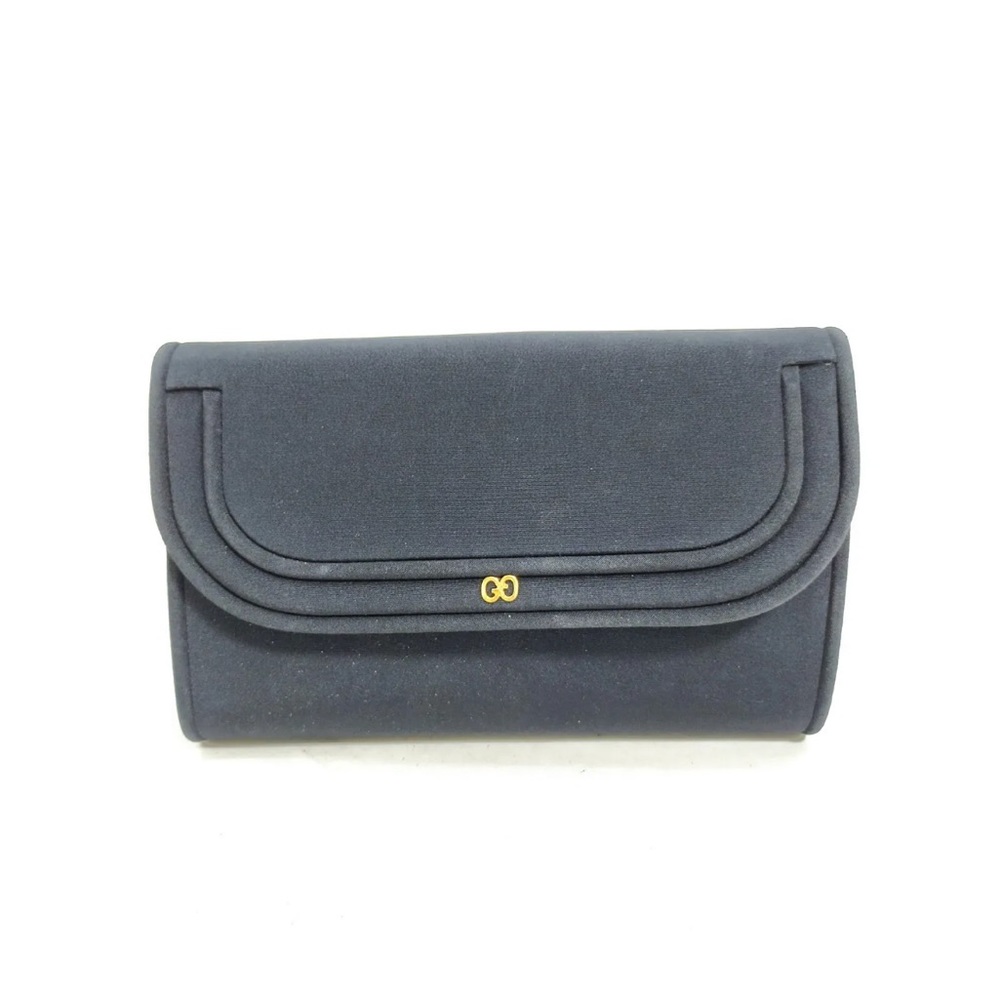 Vintage Gucci clutch 🎶 auction 6/17@2pmEST